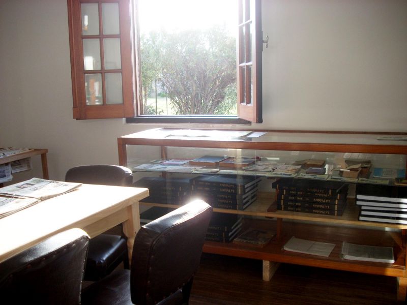 Archivo:Biblioteca Publica San Martin-Junio2011-04.jpg