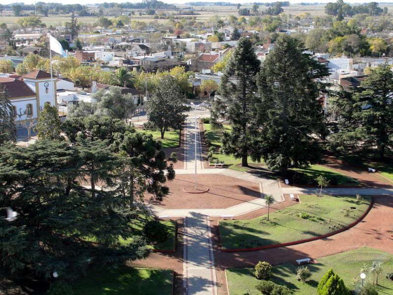 Archivo:Plaza San Martin Daireaux-Junio 2010.jpg